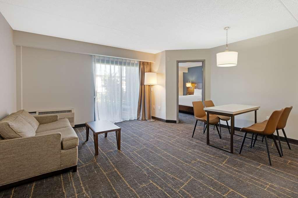 The Lux Hotel & Conference Center, Ascend Hotel Collection 滑铁卢 客房 照片