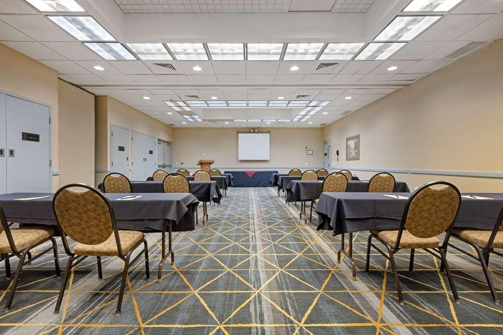 The Lux Hotel & Conference Center, Ascend Hotel Collection 滑铁卢 设施 照片