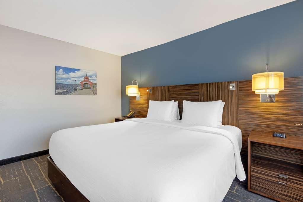 The Lux Hotel & Conference Center, Ascend Hotel Collection 滑铁卢 客房 照片